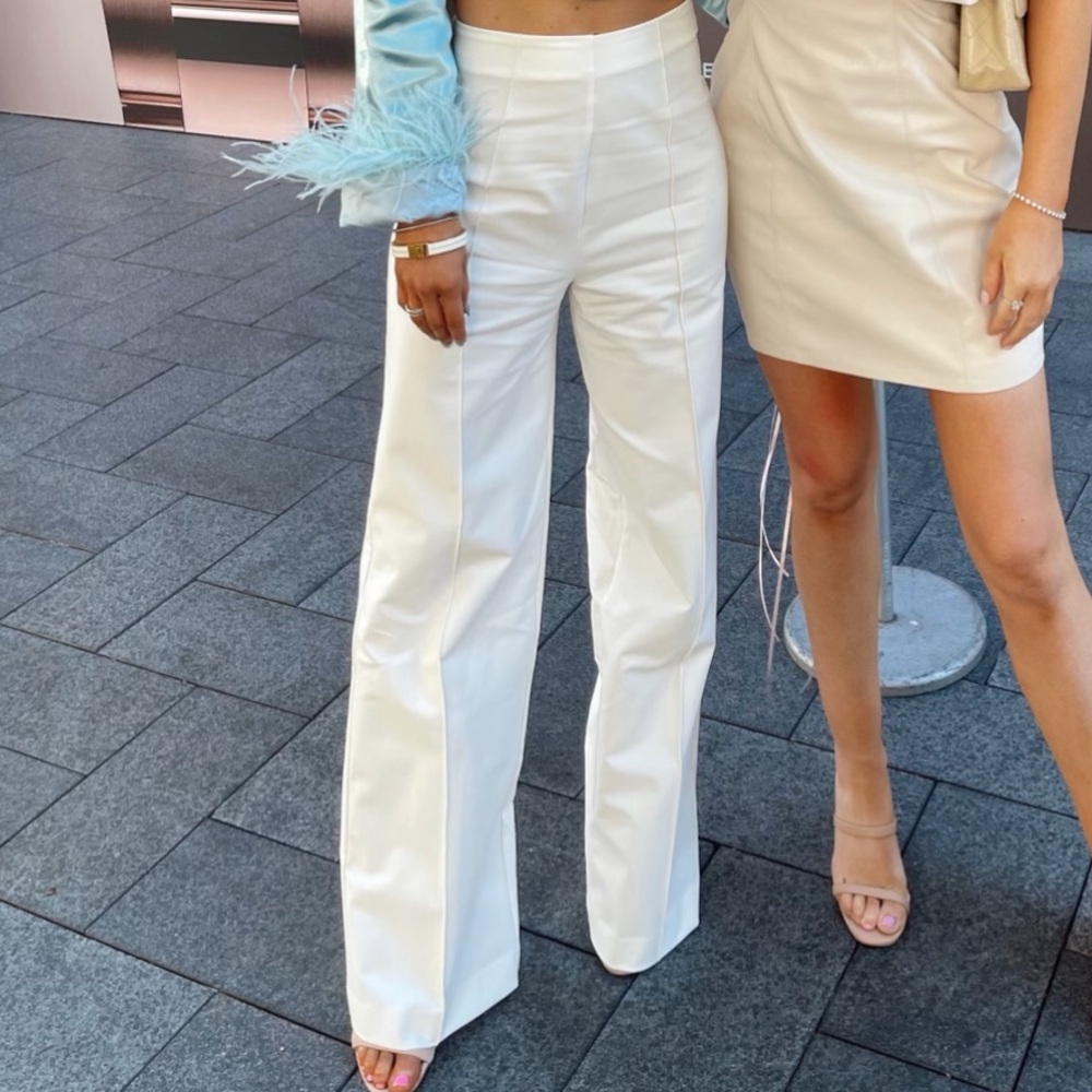 NBD Cream pleated pant